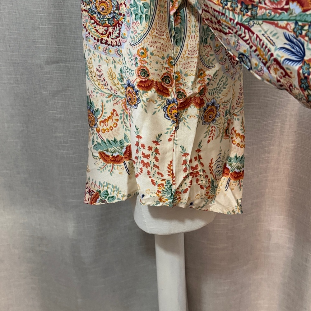 Satiny Blouse-XXL-by ThreadUp-Beige/Red/Orange/Green Paisley Print-Polyester-EUC - Picture 7 of 16